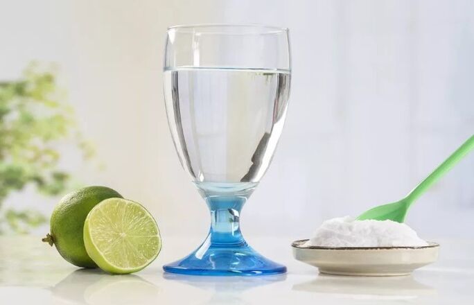 Acqua con sale e limone